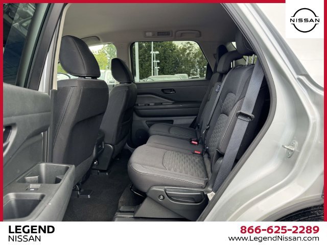 Used 2024 Nissan Pathfinder S AWD/4WD image 12