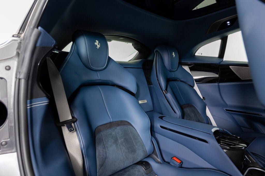 Certified 2025 Ferrari Purosangue AWD/4WD image 34