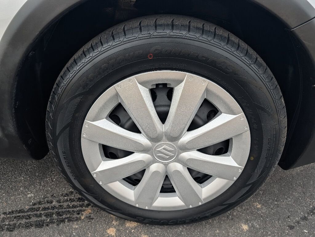 Used 2011 Suzuki SX4 AWD Hatchback image 16