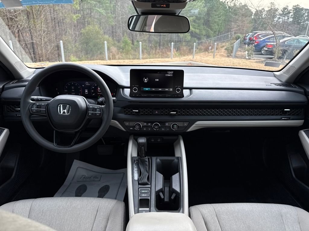 Certified 2025 Honda Accord SE image 15