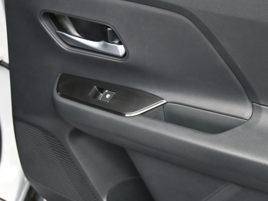 New 2026 Nissan Kicks SR w/ SR Premium Package AWD/4WD image 15