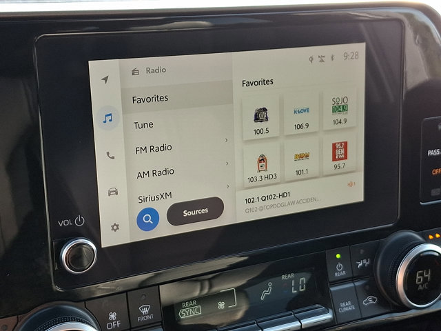 Used 2023 Toyota Highlander XLE image 17