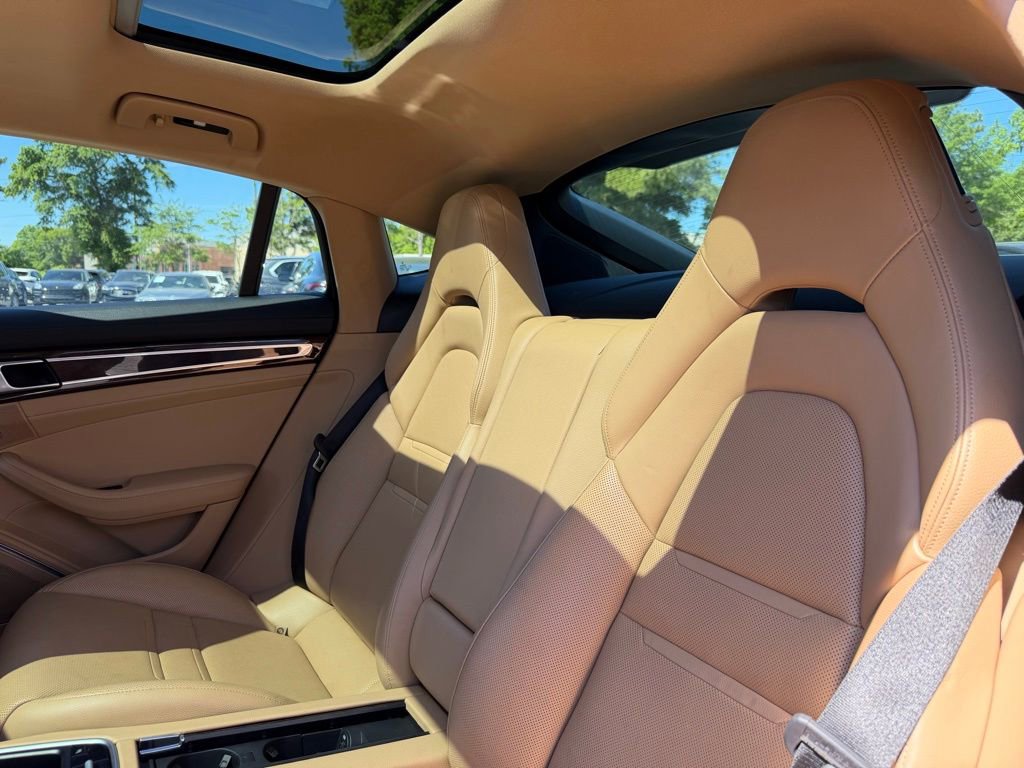 Used 2018 Porsche Panamera image 27
