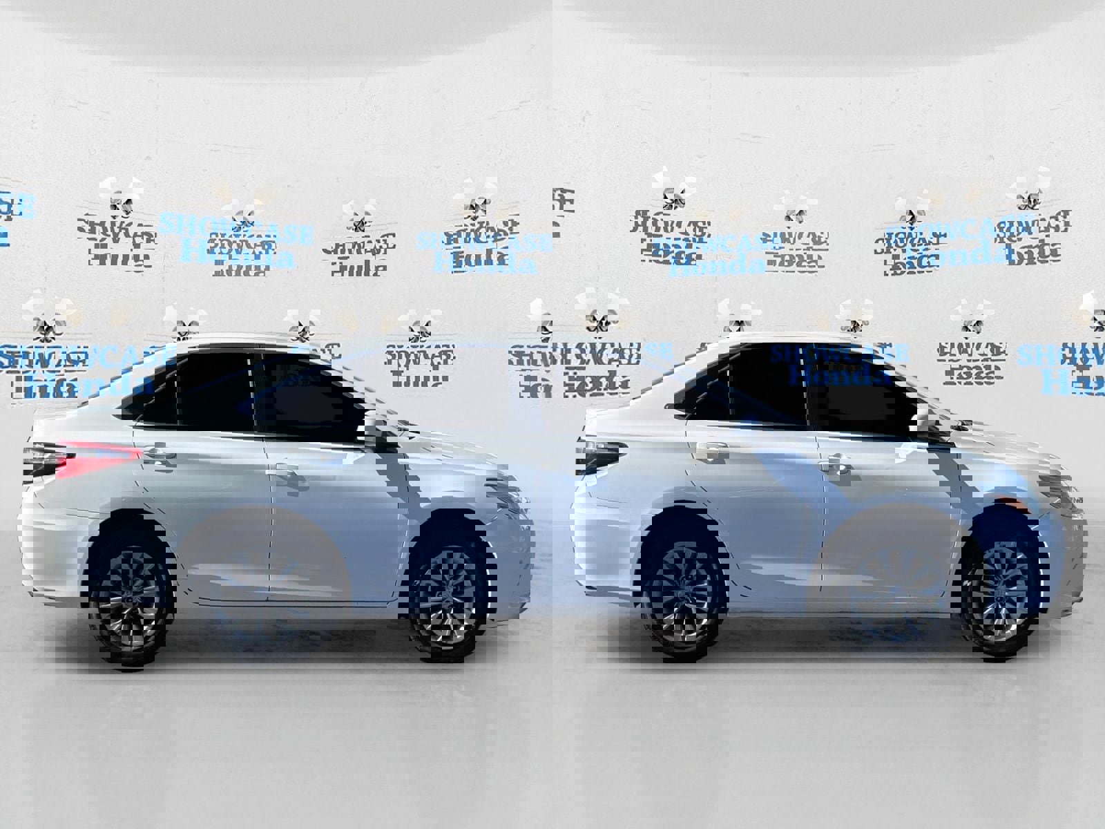 Used 2017 Toyota Camry LE image 9