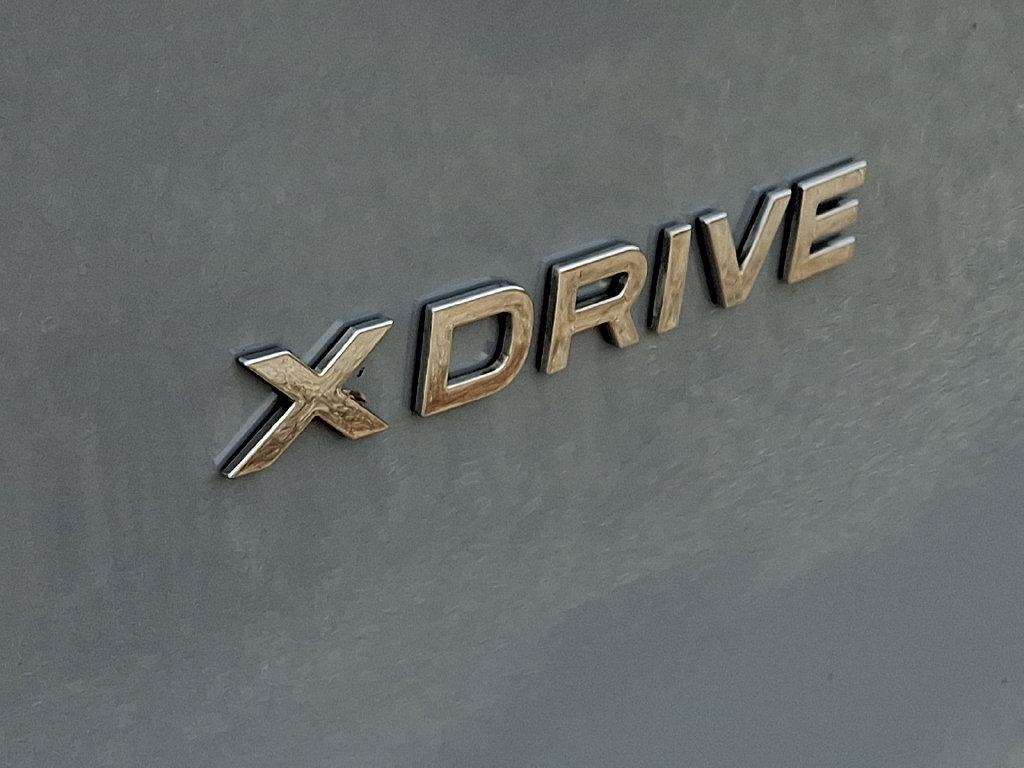 New 2027 BMW iX3 50 xDrive w/ M Sport Professional Package AWD/4WD image 18