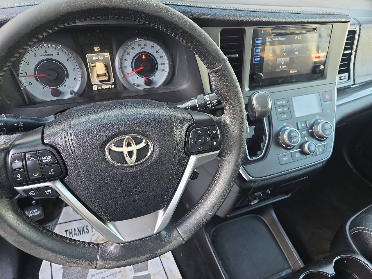 Used 2015 Toyota Sienna SE FWD image 10
