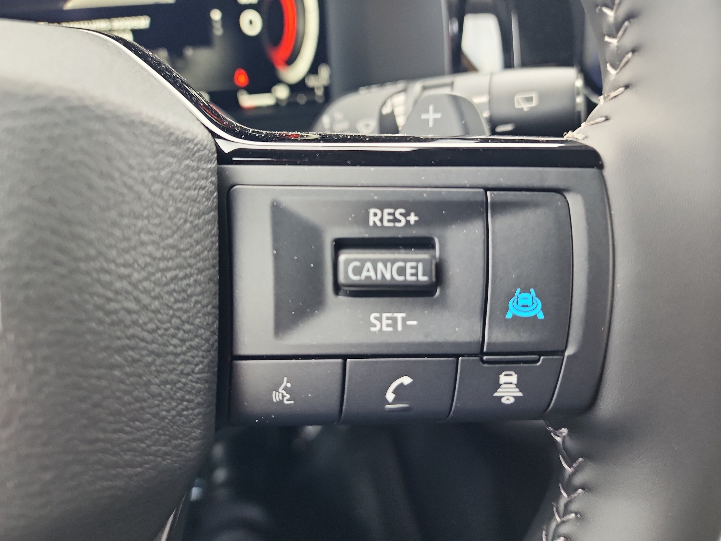 New 2026 Nissan Pathfinder SL AWD/4WD image 18