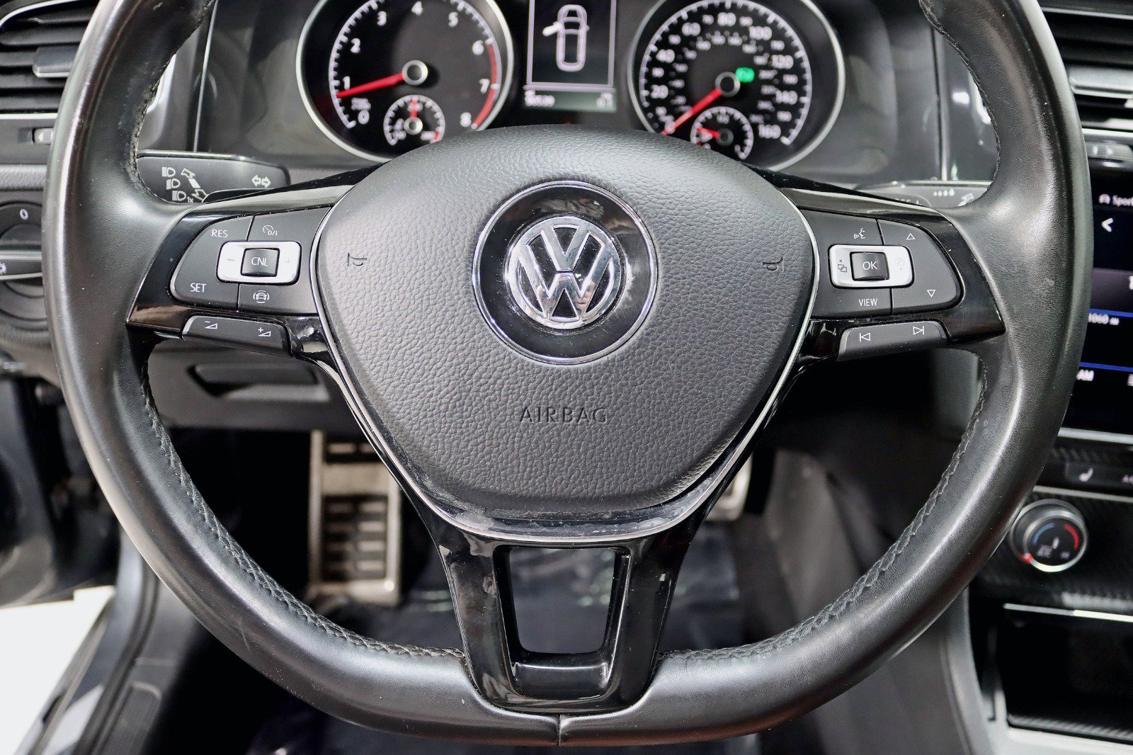 Used 2019 Volkswagen Golf Alltrack SE image 15