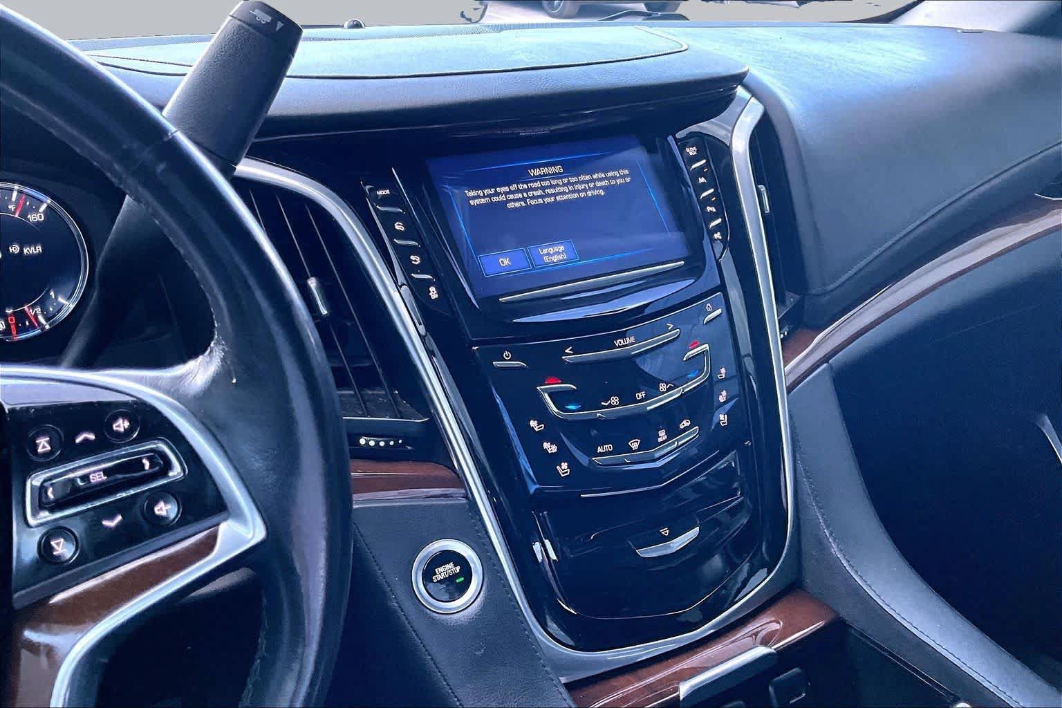 Used 2020 Cadillac Escalade Premium Luxury RWD image 7