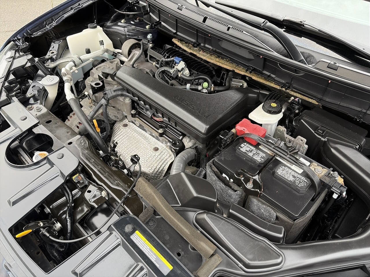 Used 2018 Nissan Rogue SV image 15