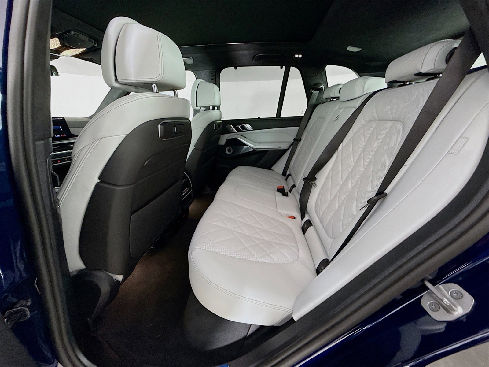 New 2026 BMW X5 M60i image 26