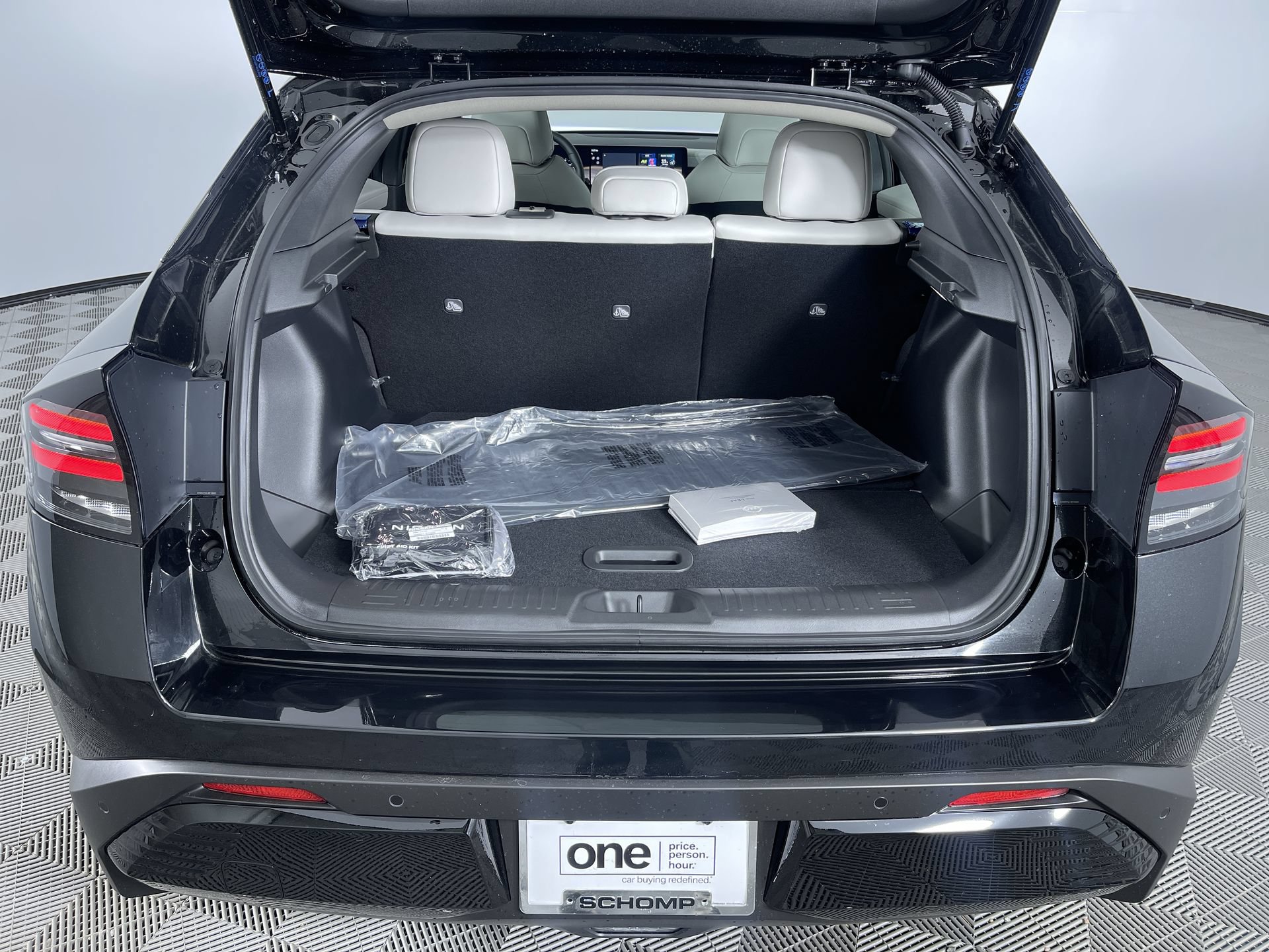 New 2026 Nissan Leaf SV+ w/ Floor Mat Package (SV+) FWD image 24