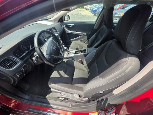 Used 2015 Volvo V60 T5 FWD image 12
