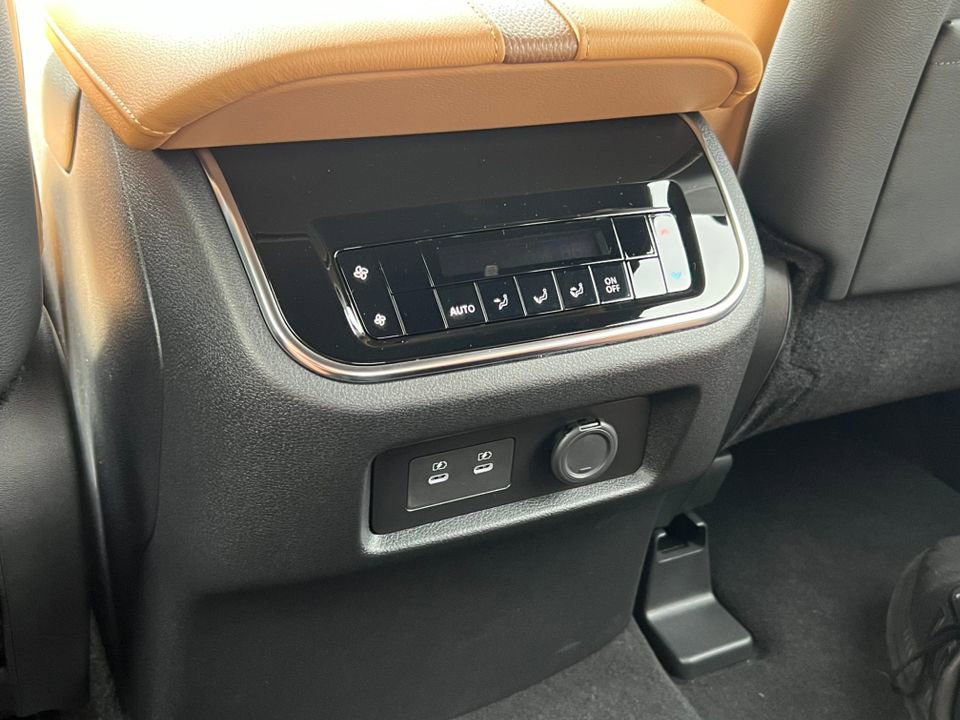 New 2026 Nissan Armada SL w/ Captain's Chari Seat Package image 36