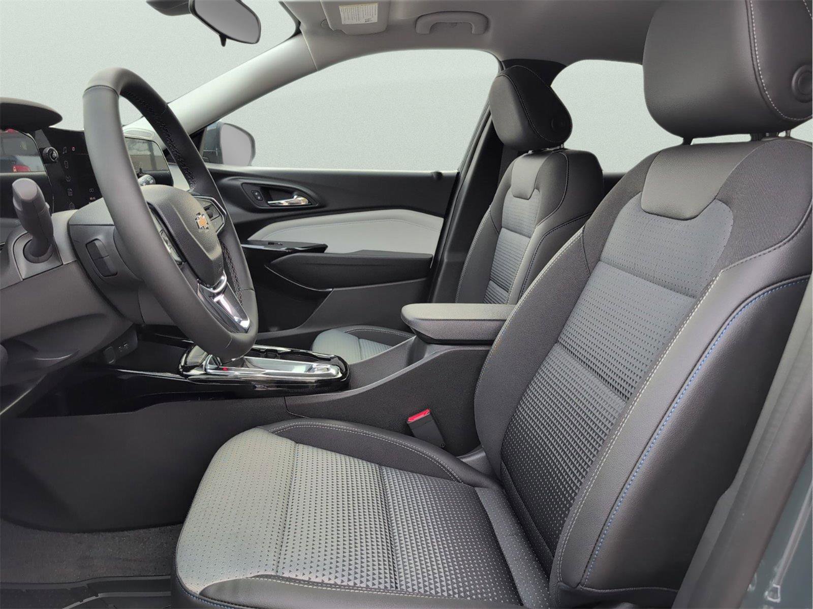 New 2026 Chevrolet Trax LT w/ Driver Confidence Package image 31