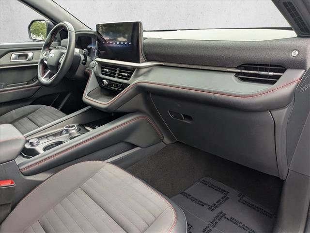 Used 2025 Ford Explorer ST-Line w/ ST-Line Street Pack AWD/4WD image 20