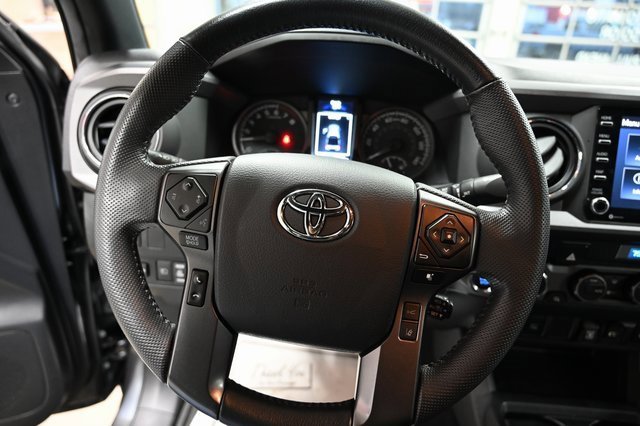 Used 2022 Toyota Tacoma TRD Off-Road image 22