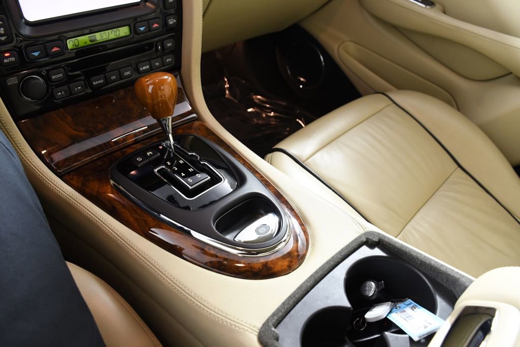 Used 2009 Jaguar XJ8 RWD image 42