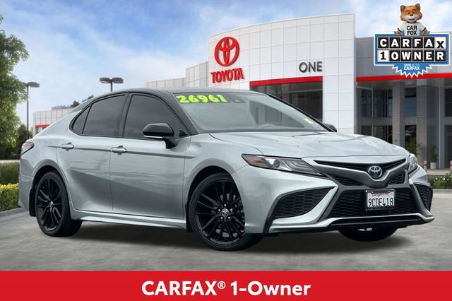 Used 2022 Toyota Camry XSE FWD image 2