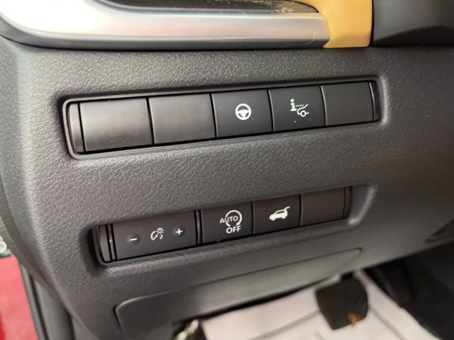 Used 2023 Nissan Rogue Platinum w/ Platinum Premium Package image 32