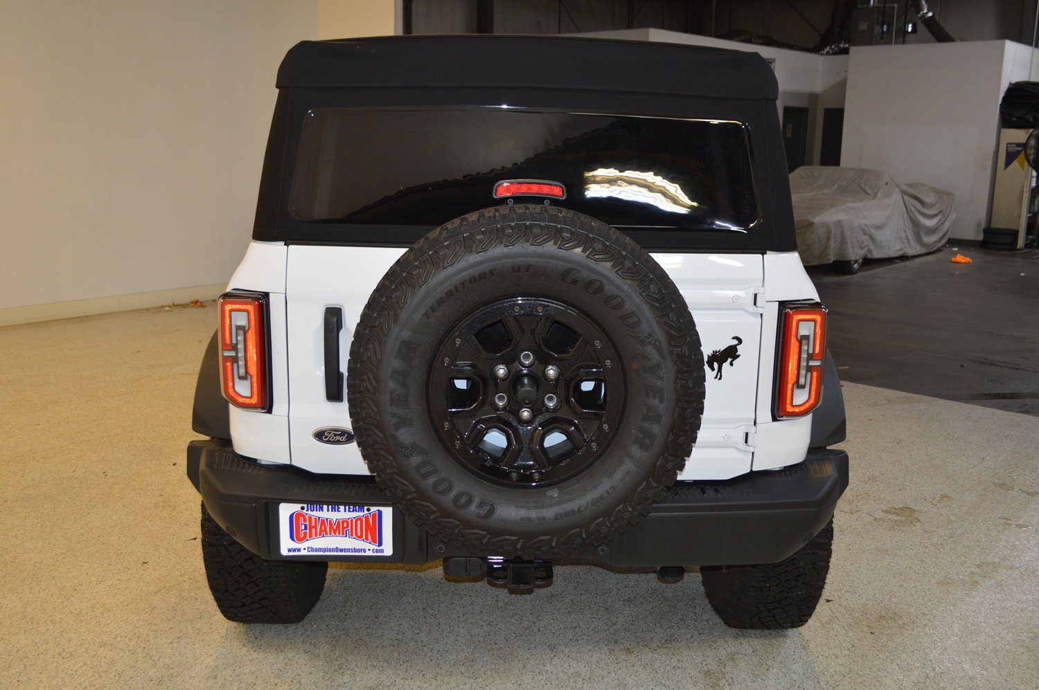 Used 2023 Ford Bronco Wildtrak image 4