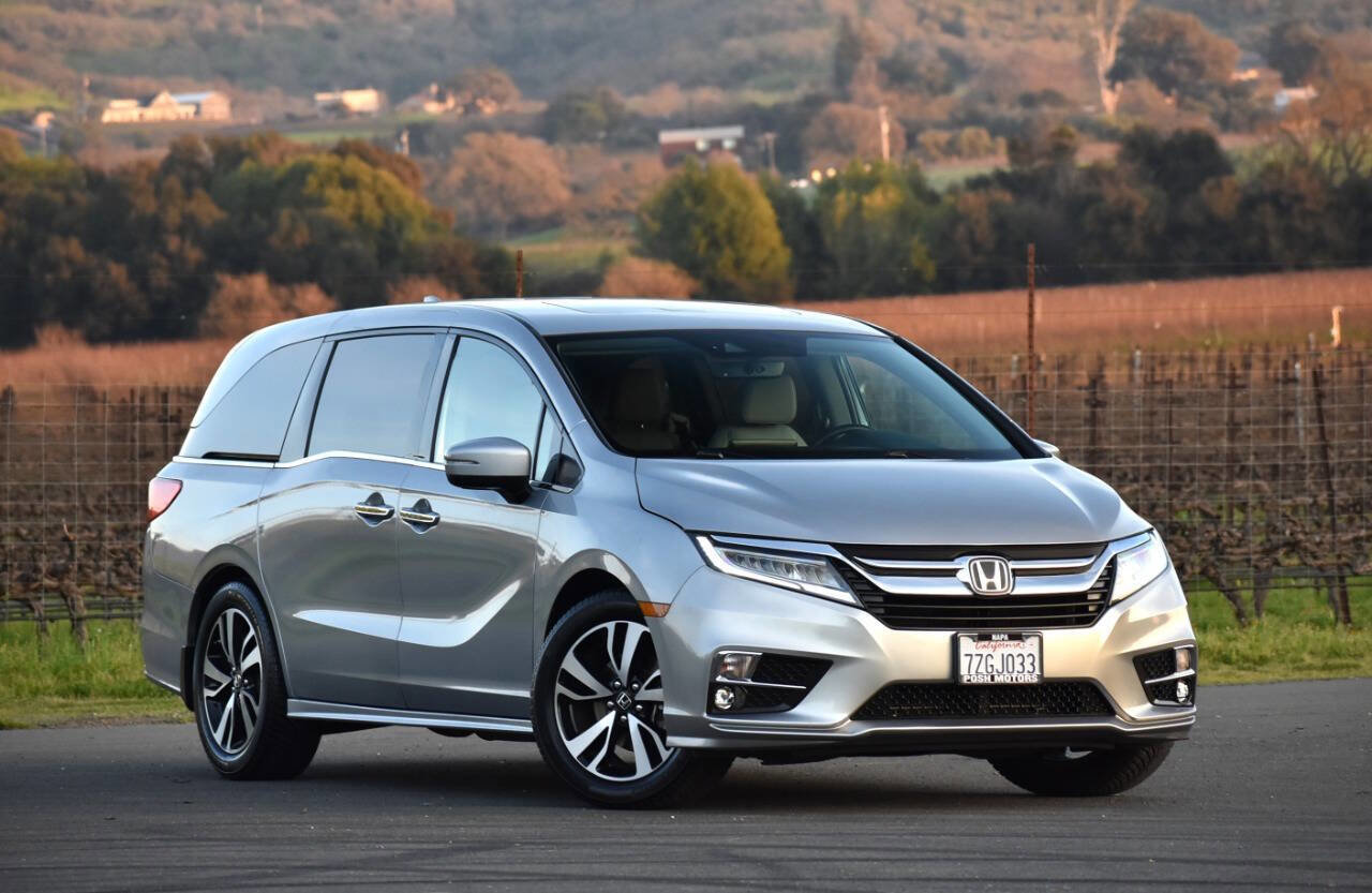 Used 2018 Honda Odyssey Elite image 2