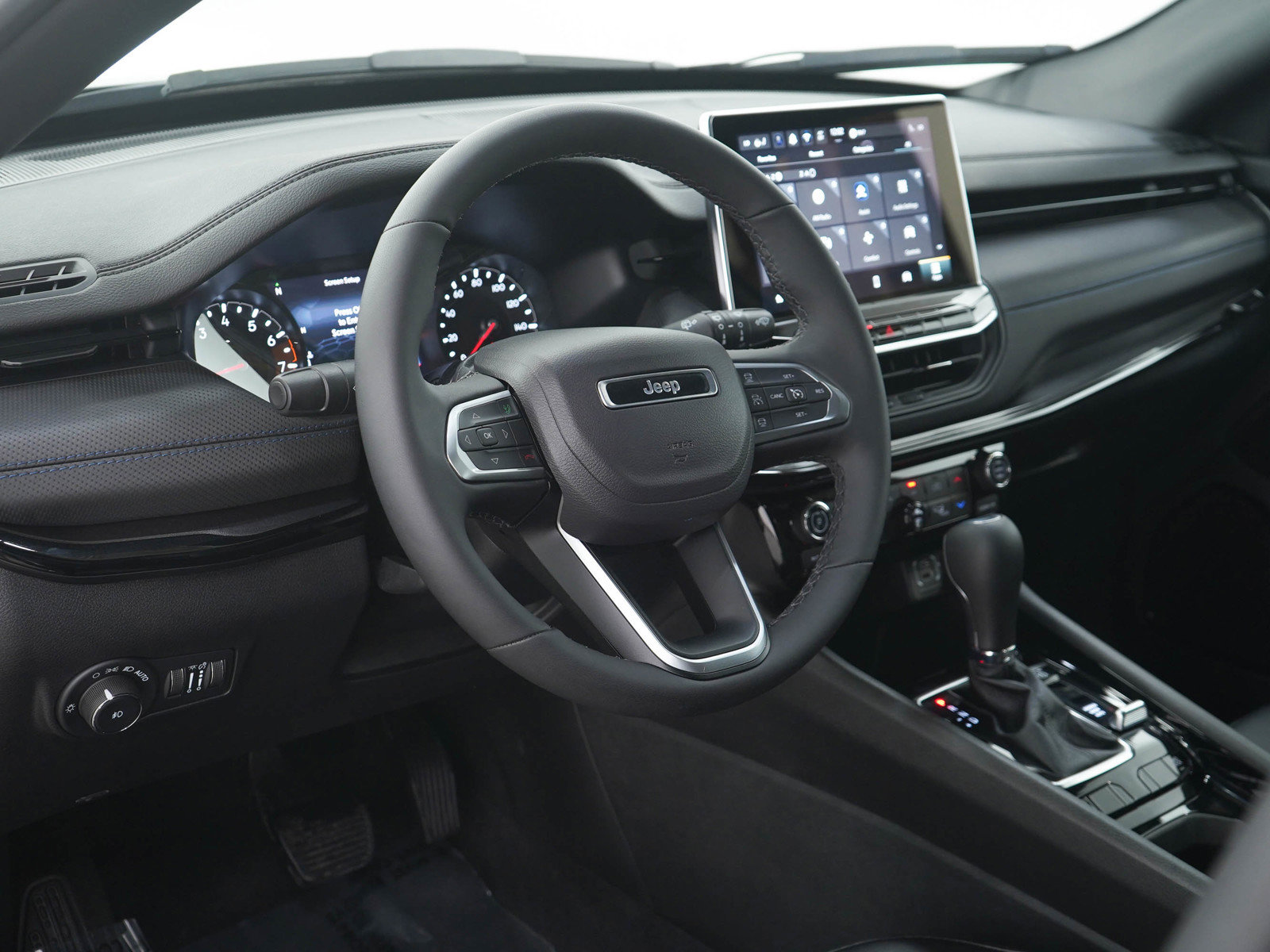 Used 2026 Jeep Compass Limited AWD/4WD image 24