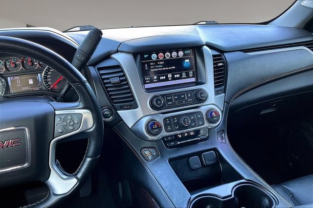 Used 2020 GMC Yukon SLT w/ Premium Edition AWD/4WD image 9