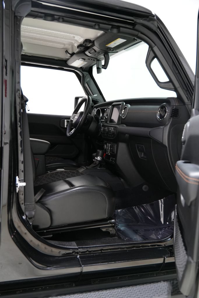 Used 2022 Jeep Wrangler Unlimited Sahara AWD/4WD image 37