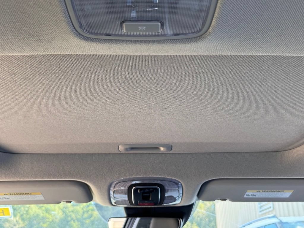 New 2026 Hyundai Elantra Limited FWD image 3
