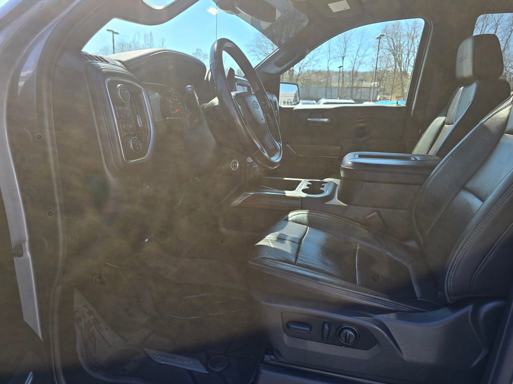 Used 2022 Chevrolet Silverado 1500 High Country w/ Safety Package II image 16