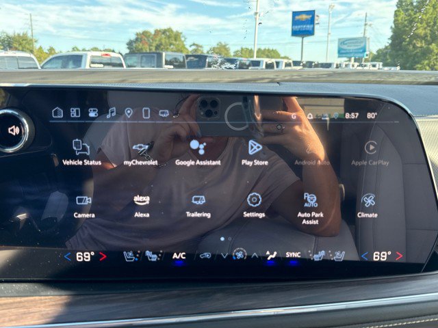New 2025 Chevrolet Suburban Premier image 31