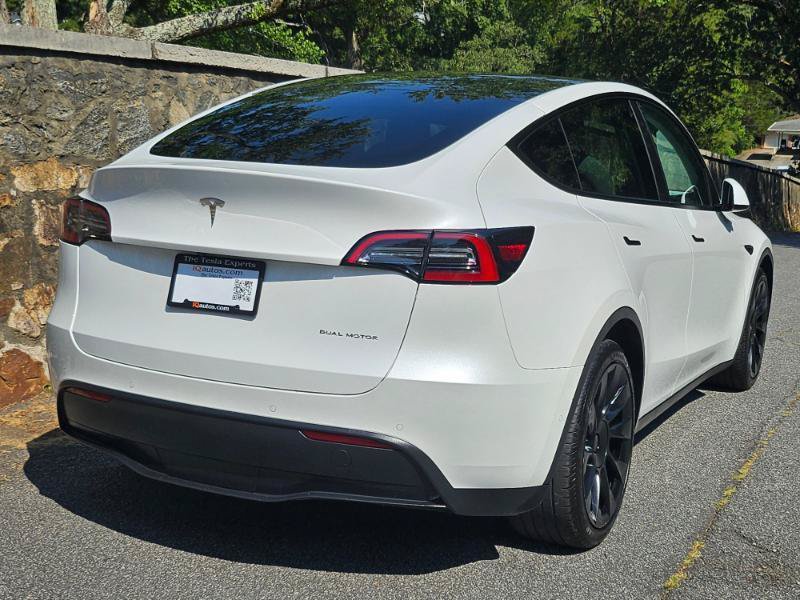 Used 2022 Tesla Model Y Long Range AWD/4WD image 11