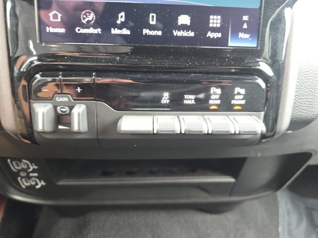 Certified 2025 RAM 2500 Big Horn AWD/4WD image 24