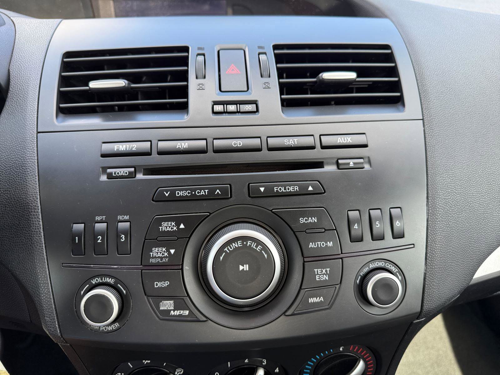 Used 2012 MAZDA MAZDA3 i Sport image 23