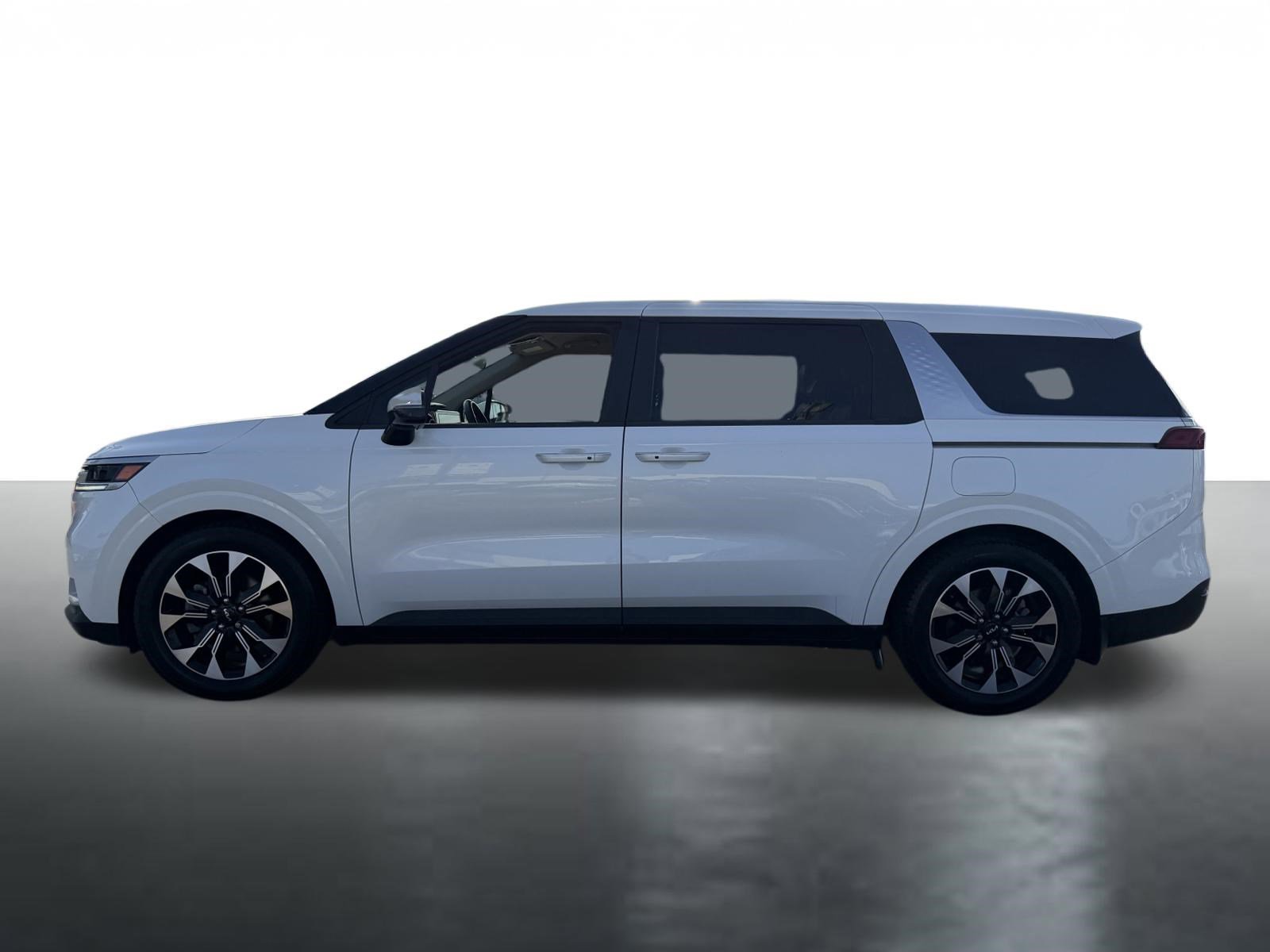Used 2022 Kia Carnival EX FWD image 5