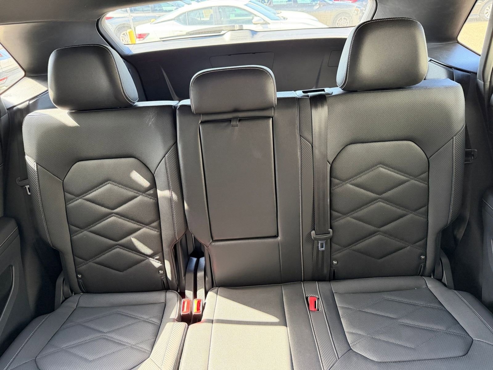 Used 2025 Volkswagen Atlas Cross Sport SE image 38