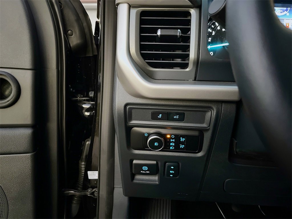 Used 2024 Ford Expedition XLT image 14