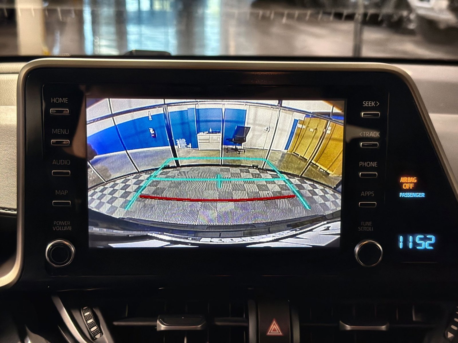 Used 2019 Toyota C-HR XLE image 31