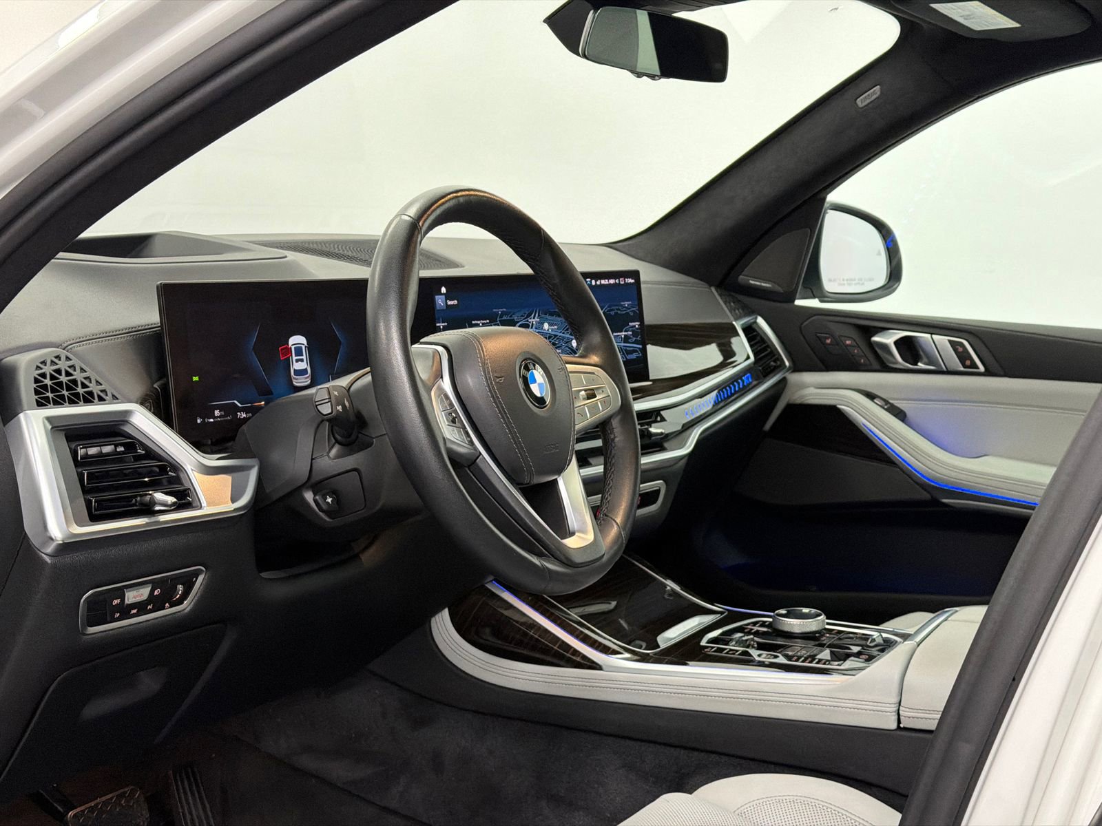 Used 2023 BMW X7 xDrive40i w/ Executive Package image 15