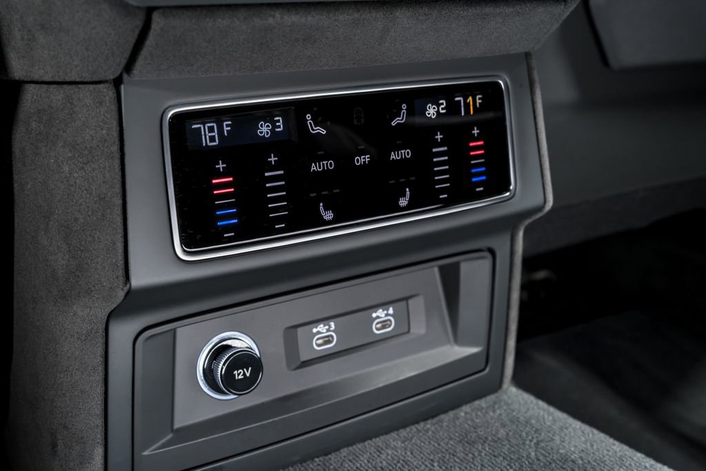 Used 2025 Lamborghini Urus SE image 35