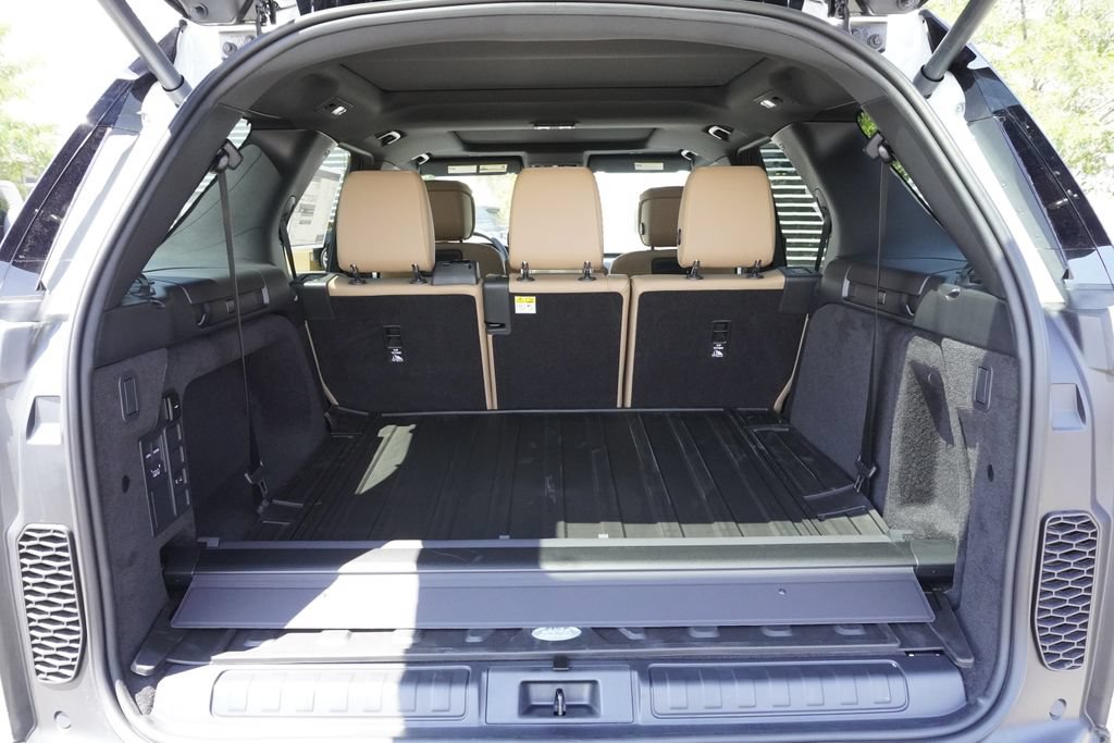 New 2026 Land Rover Discovery Dynamic SE AWD/4WD image 31