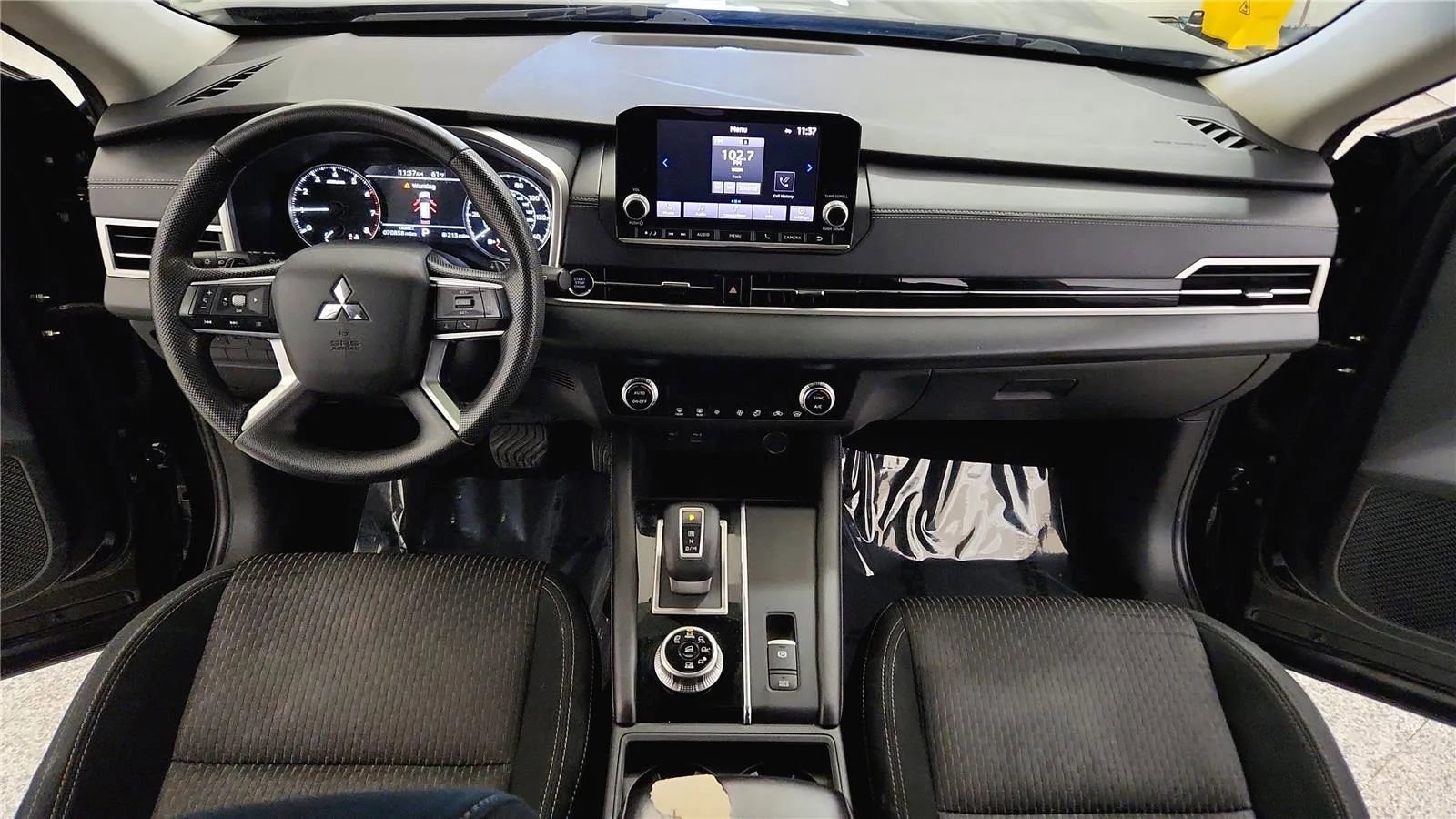 Used 2023 Mitsubishi Outlander ES AWD/4WD image 33