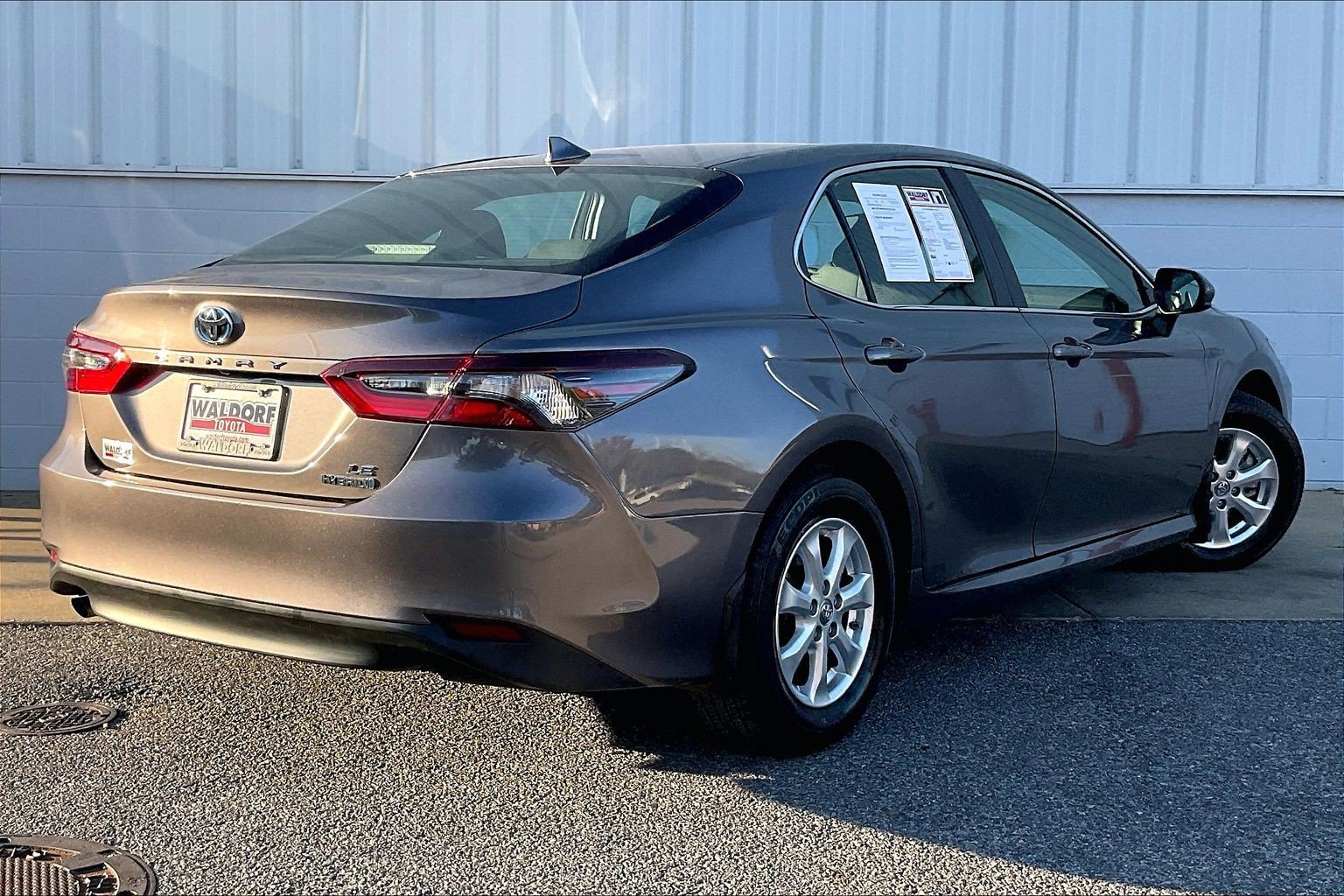 Used 2022 Toyota Camry LE FWD image 17