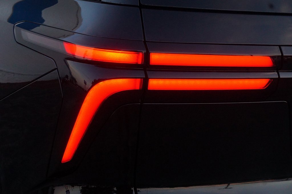 New 2026 Chevrolet Traverse Z71 w/ Driver Confidence Package image 32