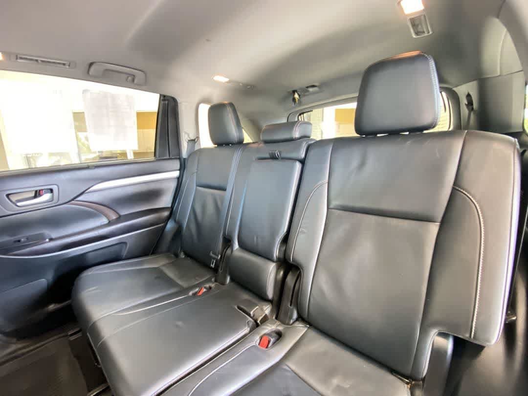 Used 2017 Toyota Highlander XLE AWD/4WD image 26