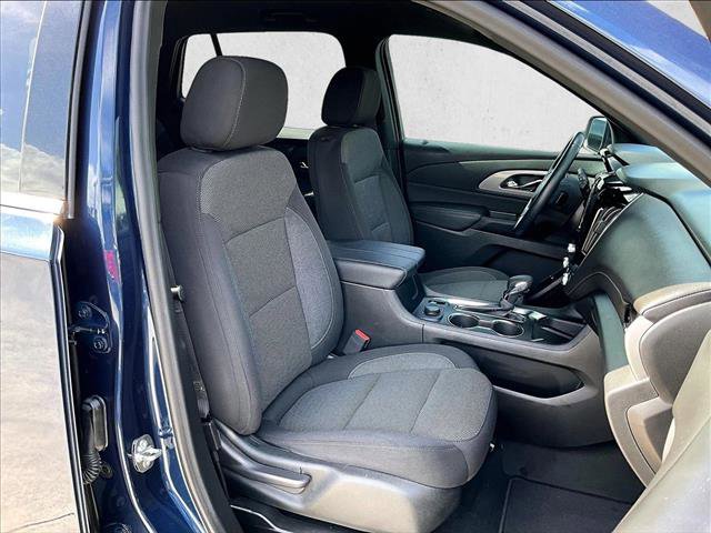 Used 2023 Chevrolet Traverse LT FWD image 9