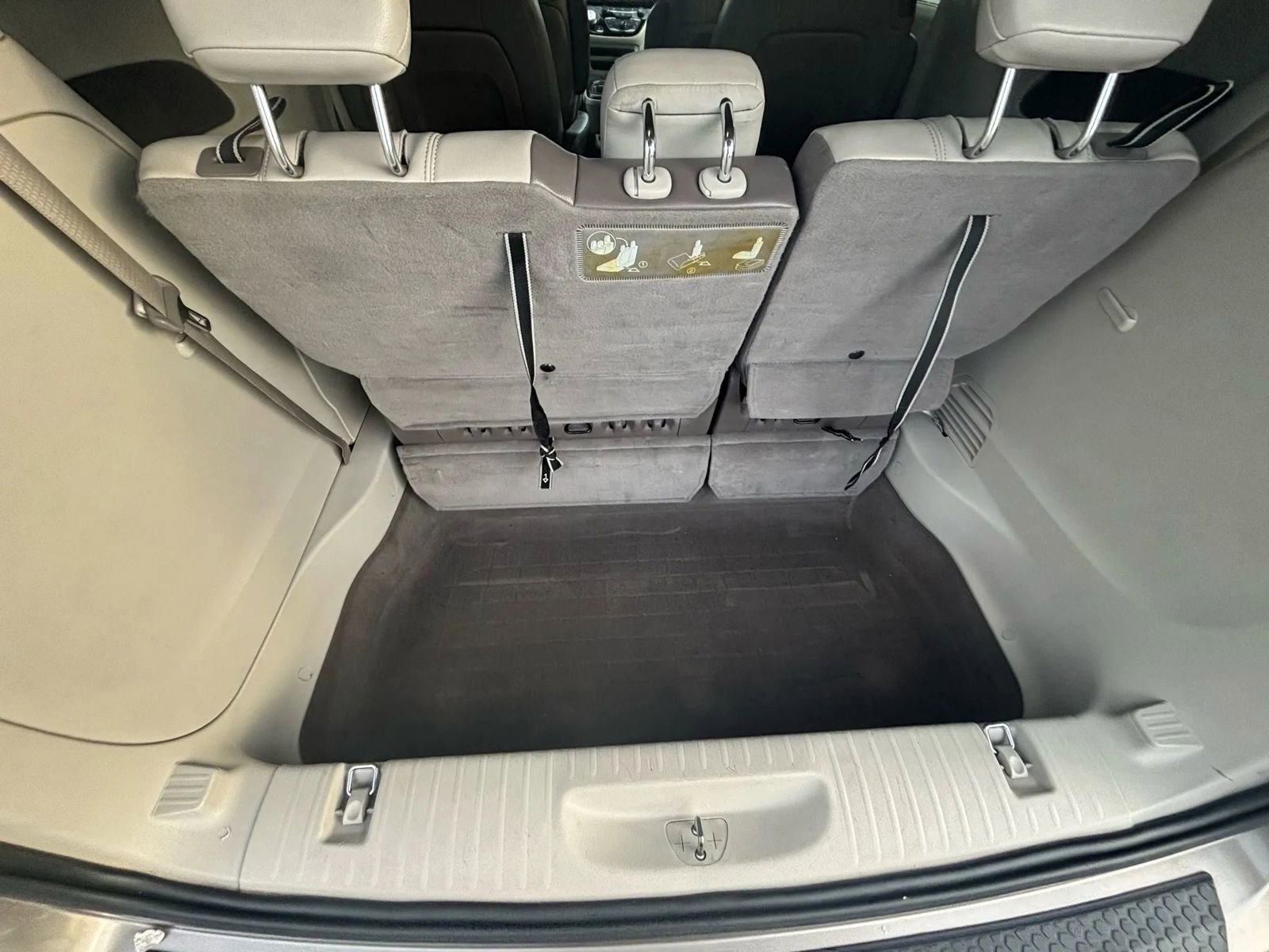 Used 2017 Chrysler Pacifica Touring-L image 25