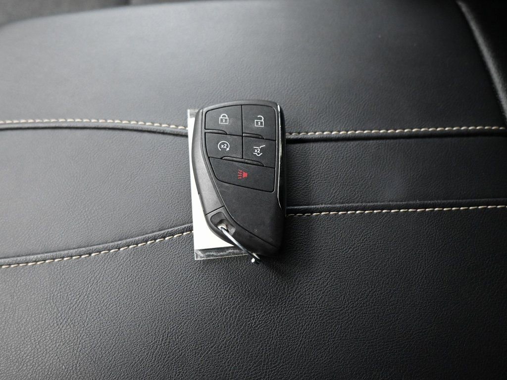 Used 2025 GMC Acadia Elevation image 17