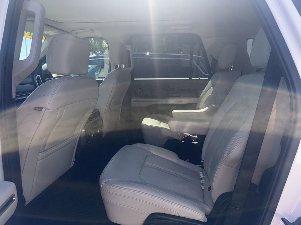 Used 2019 Ford Expedition Max Platinum AWD/4WD image 5